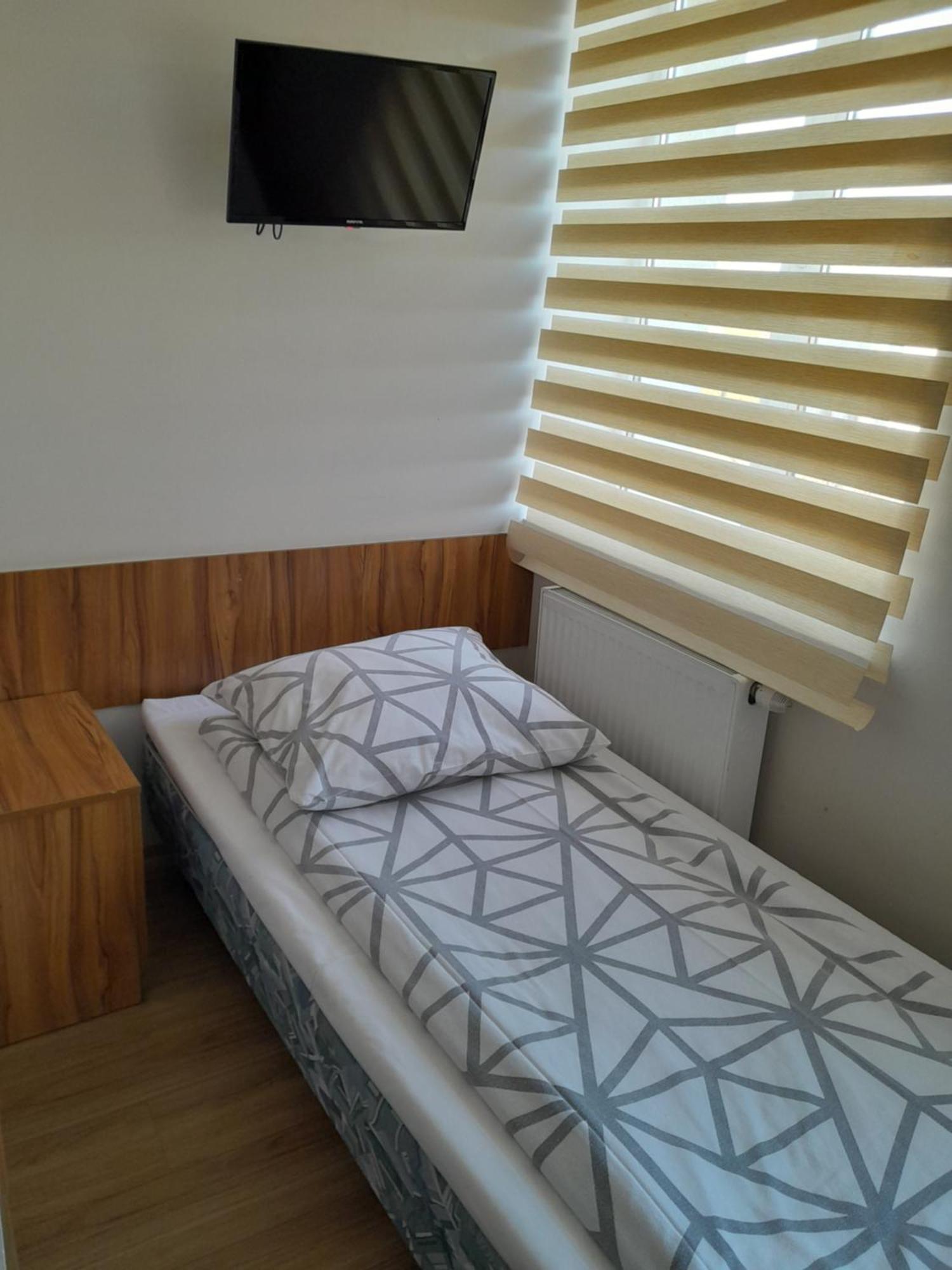 Hostel Polon Пултуск Екстер'єр фото